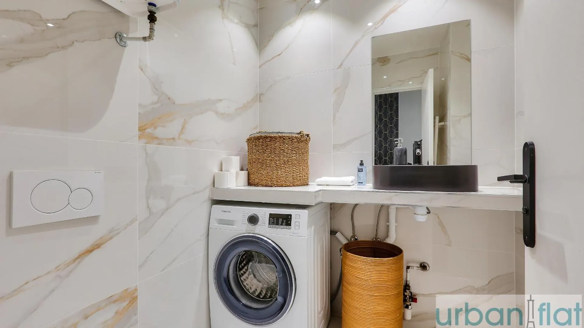 Urban Flat 96 - 1 Bedroom Aboukir Paris France